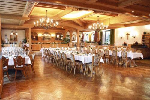 Hotel Rhoenhof Oberleichtersbach Exteriör bild